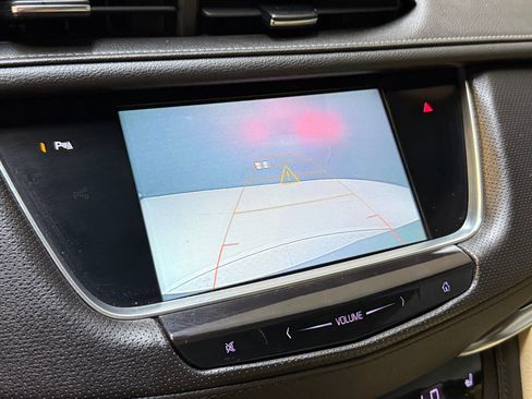 Used 2018 Cadillac XT5 Premium Luxury image 32