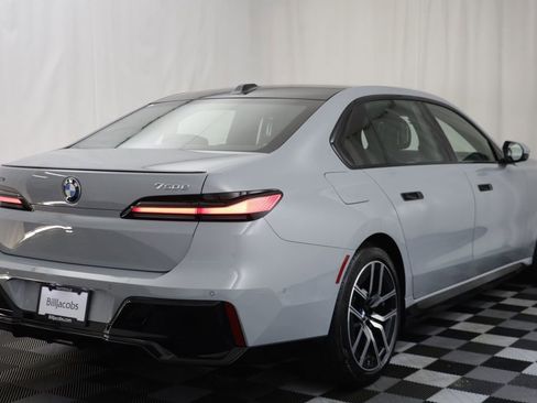 Certified 2025 BMW 750e xDrive w/ Autobahn Package AWD/4WD image 19