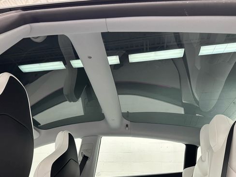 Used 2025 Tesla Model 3 Performance image 37