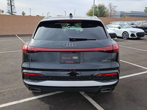 Certified 2025 Audi Q5 Premium w/ Convenience Package image 7