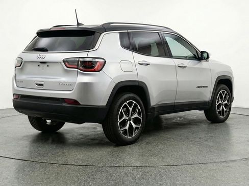 Used 2025 Jeep Compass Limited AWD/4WD image 9