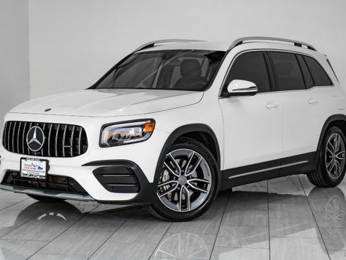 Used 2021 Mercedes-Benz GLB 35 AMG 4MATIC image 4