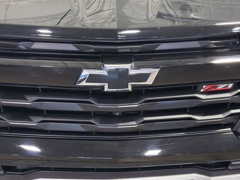 Used 2024 Chevrolet Colorado Z71 w/ Z71 Convenience Package 2 AWD/4WD image 12
