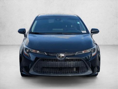 Used 2021 Toyota Corolla LE FWD image 2