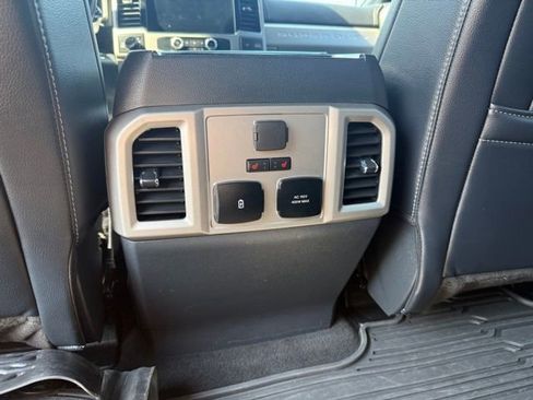 Used 2022 Ford F250 Lariat w/ Black Appearance Package image 27