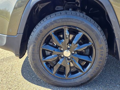 Used 2014 Jeep Cherokee Limited w/ Technology Group image 9