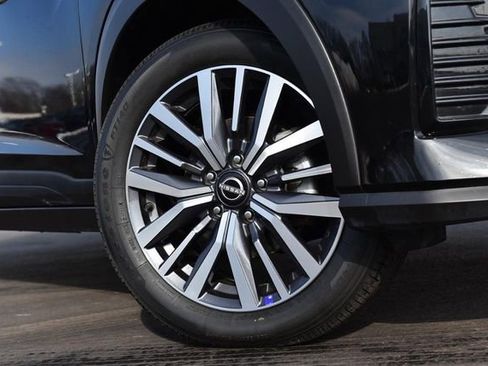 Used 2024 Nissan Kicks SV image 3