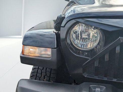 Used 2021 Jeep Gladiator Sport AWD/4WD image 8