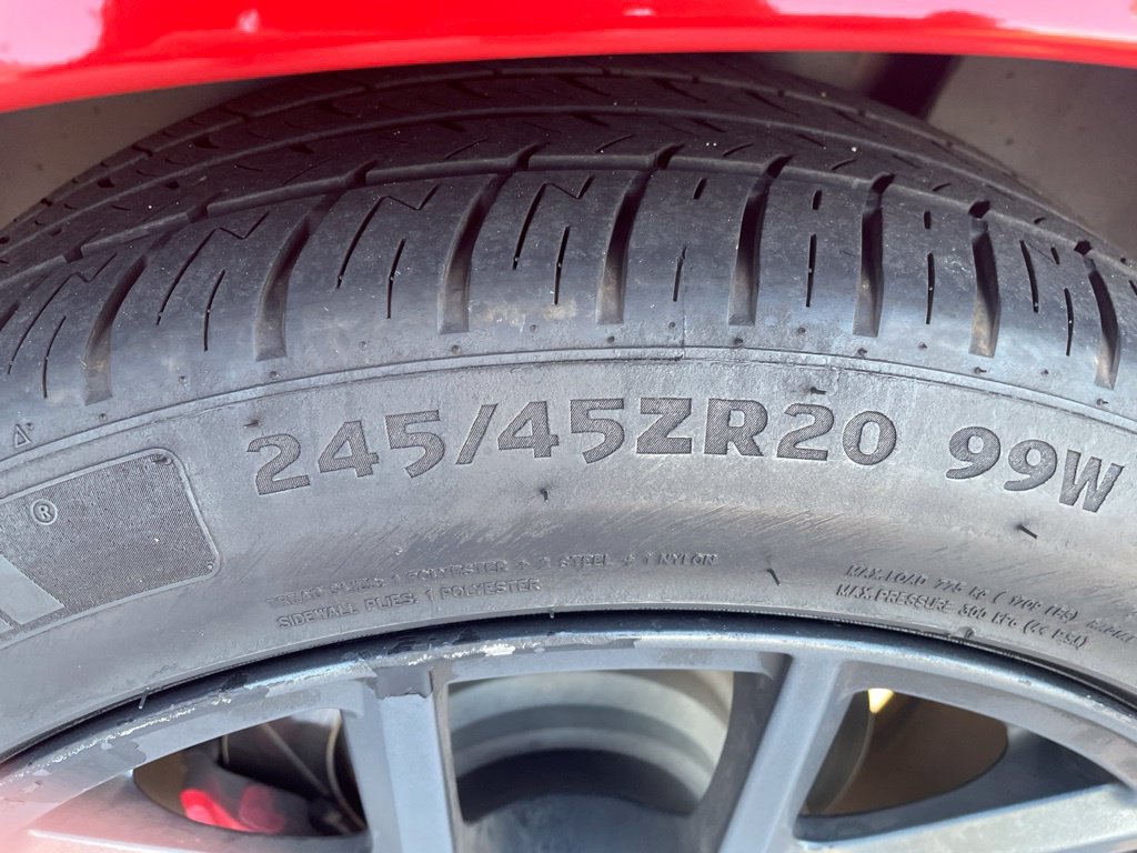 Used 2018 Dodge Challenger R/T RWD image 4