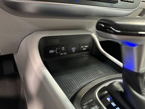 Used 2025 Hyundai Kona SEL AWD/4WD image 67