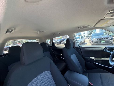 Used 2025 Kia Soul LX FWD image 27