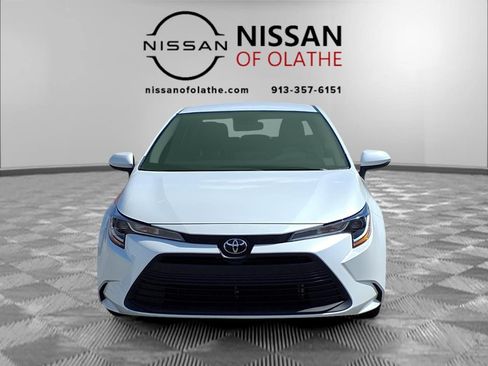 Used 2025 Toyota Corolla LE FWD image 32