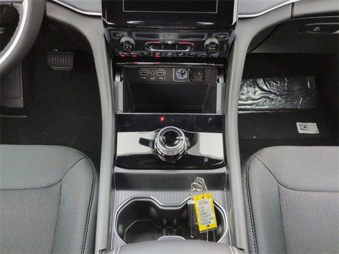 New 2025 Jeep Grand Cherokee Laredo X image 18