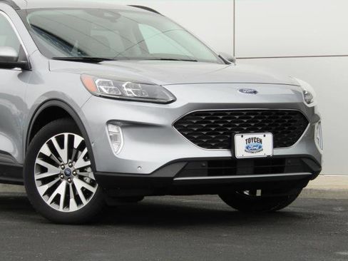 Certified 2021 Ford Escape Titanium image 3