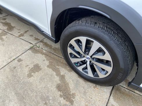 Used 2023 Subaru Outback Premium image 31