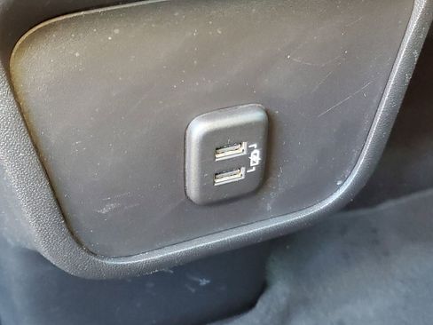 Used 2021 Chevrolet Equinox LS image 12