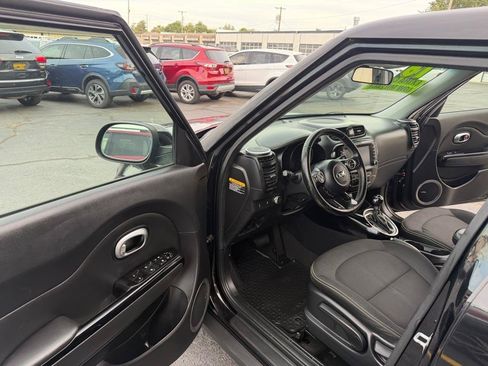 Used 2016 Kia Soul + w/ Audio Package FWD image 9