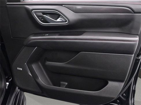 Used 2022 Chevrolet Suburban RST w/ Luxury Package image 24