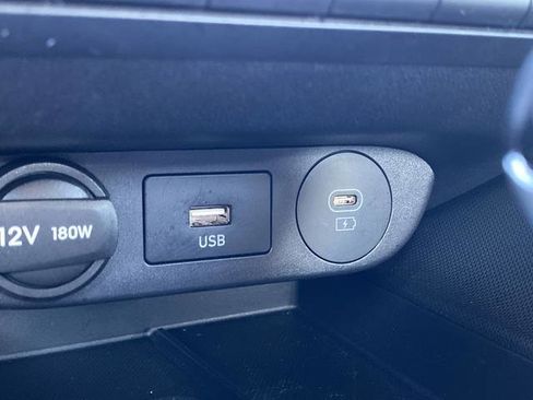 Used 2024 Hyundai Elantra Limited image 22