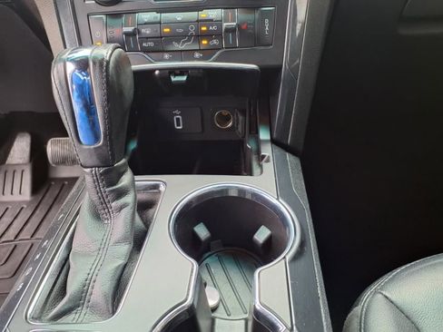 Used 2018 Ford Explorer XLT w/ Equipment Group 202A image 26