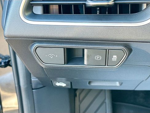 New 2025 Kia K4 LXS image 10