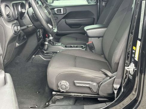 Used 2022 Jeep Gladiator Willys image 12