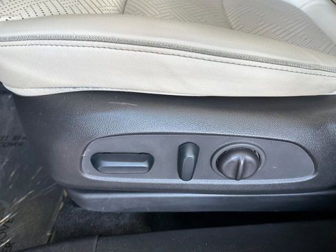 Certified 2023 Buick Encore GX Essence w/ Experience Buick Package FWD image 5