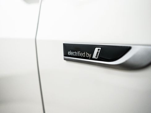 Used 2022 BMW X5 xDrive45e w/ M Sport Package AWD/4WD image 24
