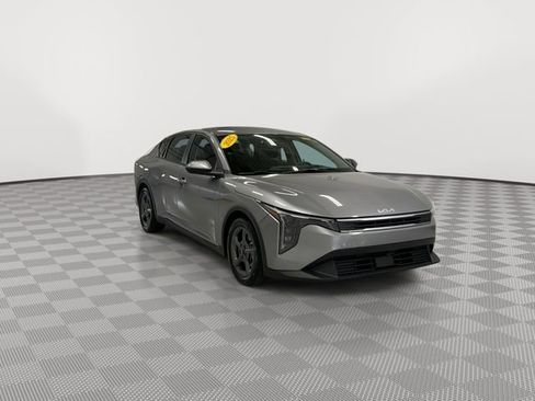 Used 2025 Kia K4 FWD image 2