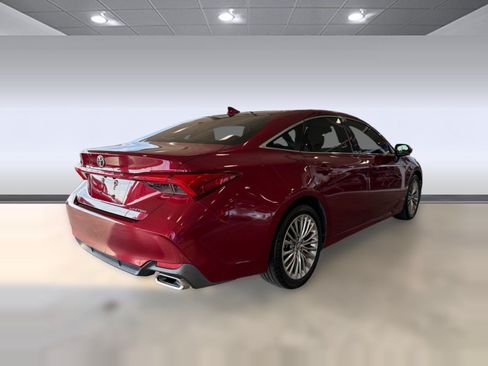Used 2019 Toyota Avalon Limited FWD image 9
