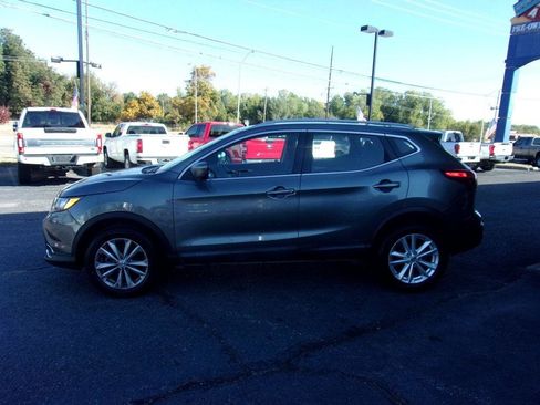 Used 2018 Nissan Rogue Sport SV w/ SV Technology Package image 2