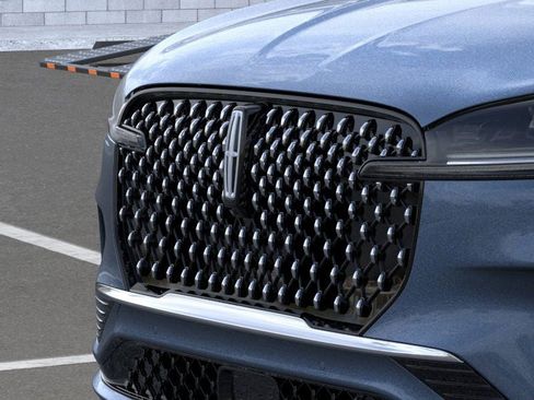 New 2026 Lincoln Aviator Black Label w/ Dynamic Handling Package image 17