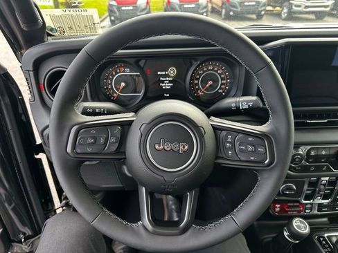 New 2025 Jeep Gladiator Rubicon w/ Convenience Group image 20