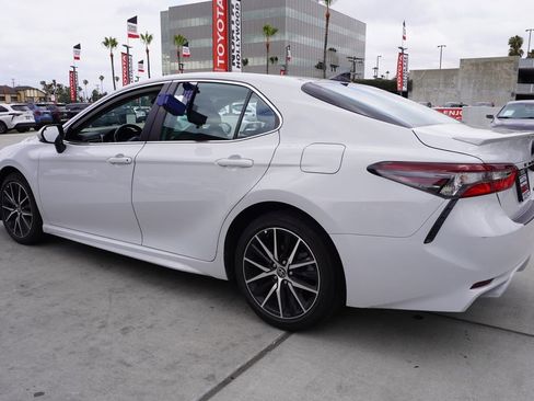 Used 2023 Toyota Camry SE w/ Convenience Package FWD image 5