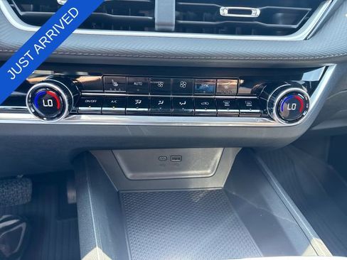 New 2026 Chevrolet Equinox LT w/ Convenience Package II FWD image 19