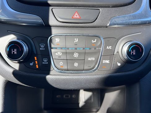 Used 2019 Chevrolet Equinox LT image 14