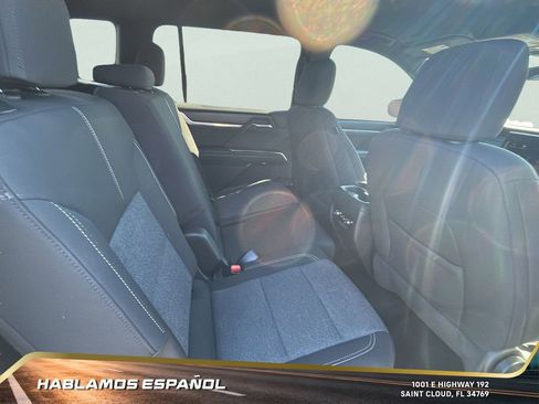 Used 2025 GMC Acadia Elevation image 29