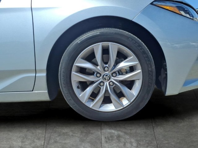 Used 2021 Toyota Avalon XLE AWD/4WD image 9