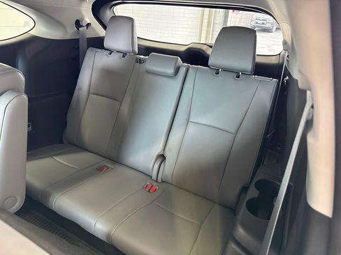 Used 2021 Toyota Highlander Limited AWD/4WD image 40