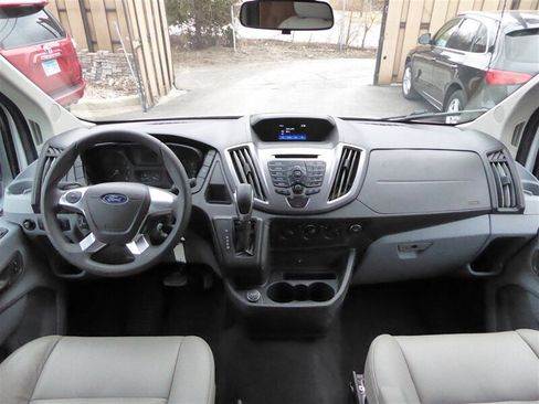Used 2019 Ford Transit 350 XLT image 9