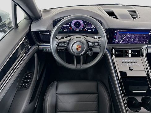 Used 2025 Porsche Panamera RWD image 10