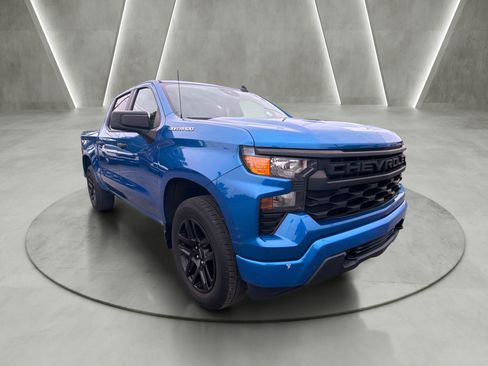 Used 2022 Chevrolet Silverado 1500 Custom AWD/4WD image 1