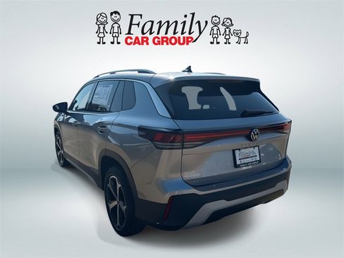 New 2025 Volkswagen Tiguan SE image 4