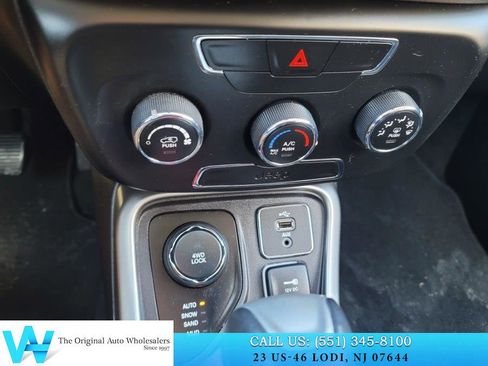 Used 2018 Jeep Compass Latitude image 17