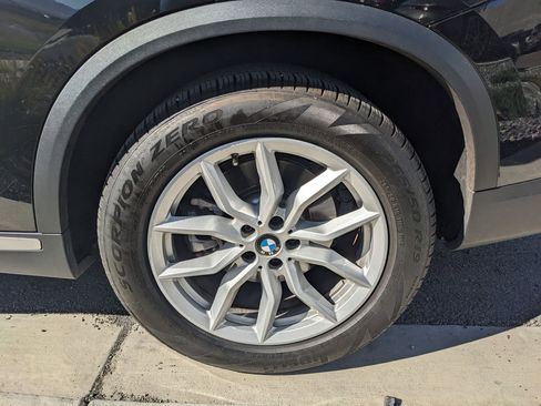 Used 2023 BMW X5 xDrive40i w/ Premium Package image 11