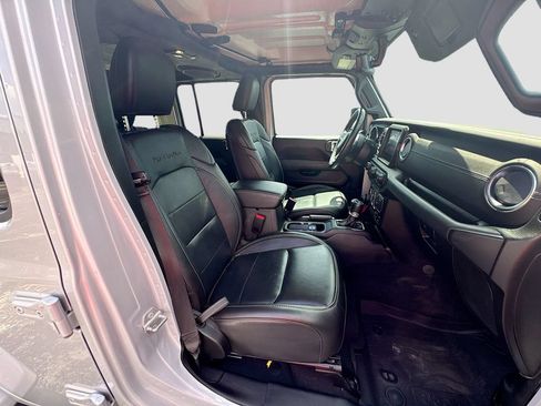Used 2023 Jeep Wrangler Unlimited Sahara w/ Cold Weather Group AWD/4WD image 32