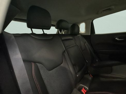 Used 2019 Jeep Compass Trailhawk w/ Cold Weather Group AWD/4WD image 15