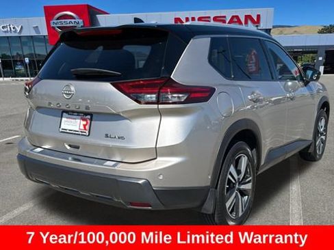 Certified 2025 Nissan Rogue SL w/ SL Premium Package AWD/4WD image 3