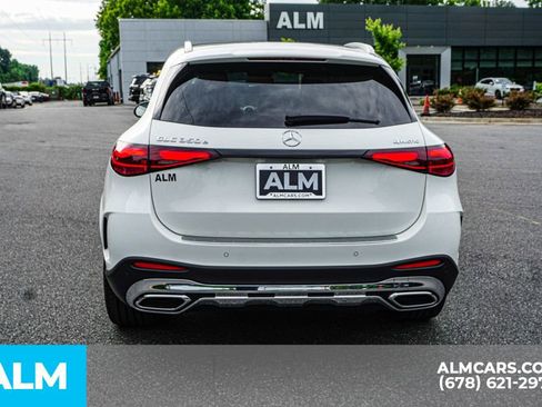 Used 2025 Mercedes-Benz GLC 350e 4MATIC image 11