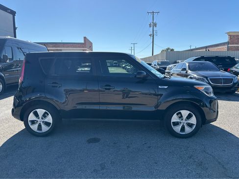 Used 2016 Kia Soul Base 6A image 5